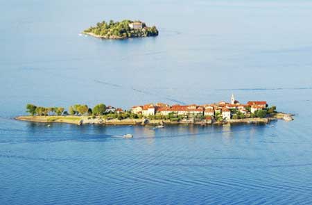 Isola dei Pescatori in the air